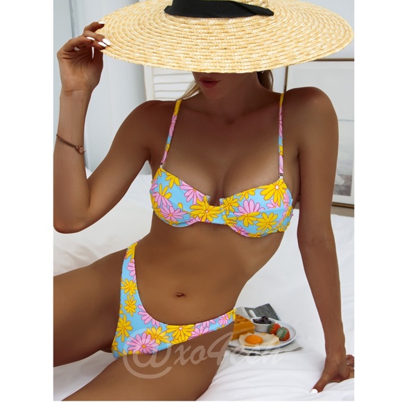 2 Piece Bikini Swimsuit Floral Print - Picture 2 of 8